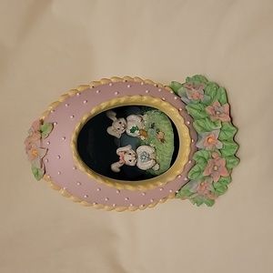 WMG 2006 Ceramic Easter Egg with Rotating Rabbits, Collectible Music Box